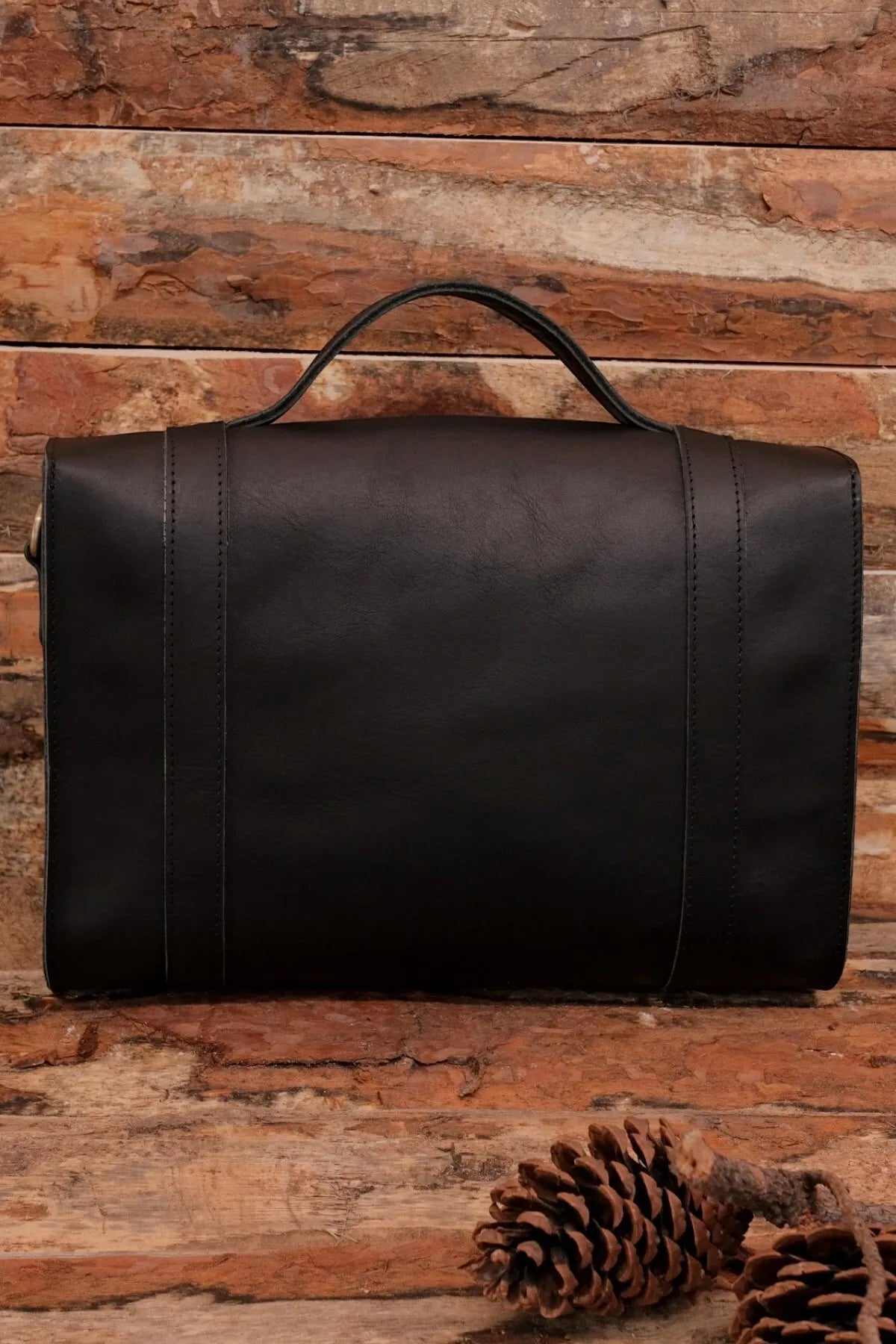 Toronto Leather Laptop Bag – Classic Style with Modern Functionality