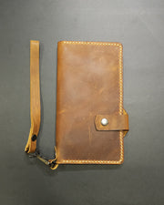 Golden Leather Wallet – A Perfect Blend of Style and Functionality
