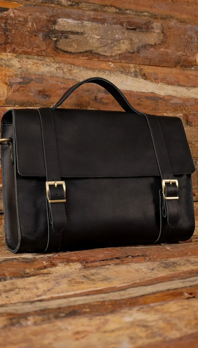 Toronto Leather Laptop Bag – Classic Style with Modern Functionality